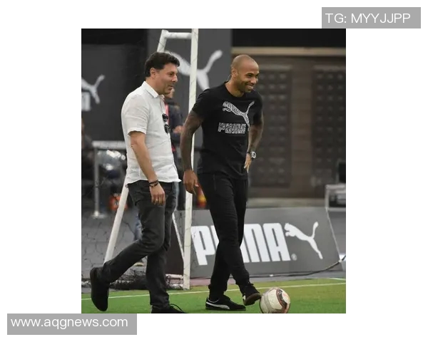 每日聚焦世界足坛巨星动态深度解读球员成长与赛场风云 每日聚焦世界足坛巨星动态深度解读球员成长与赛场风云