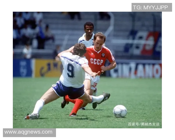 足球天才快本的崛起之路从草根球场到世界舞台的辉煌历程