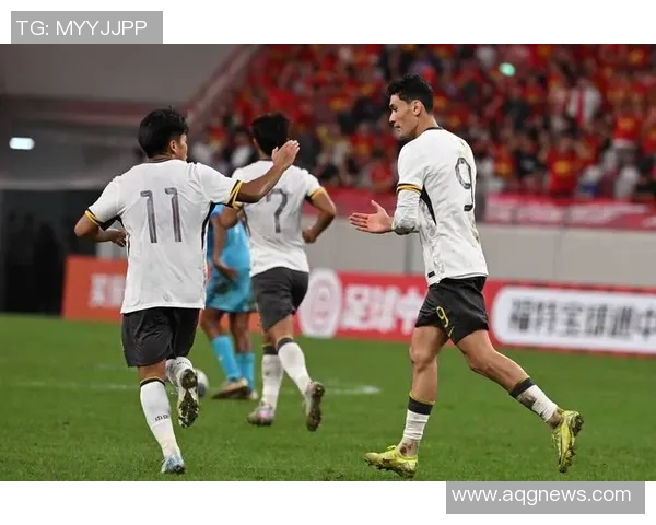 中国杯足球赛星光璀璨 球星们的精彩表现与激情时刻 中国杯足球赛星光璀璨 球星们的精彩表现与激情时刻