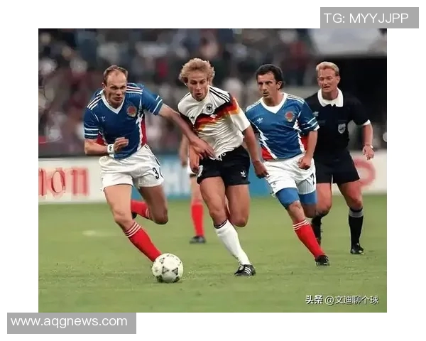 追溯最早足球明星的传奇人生与世界足坛历史开端